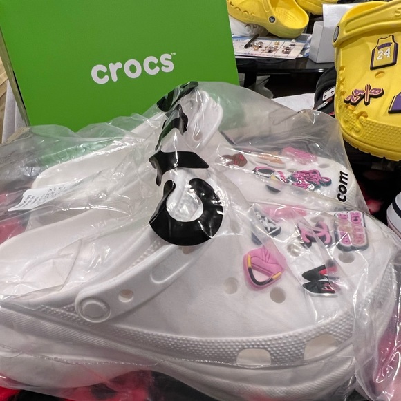 Brand new planform crocs - Picture 3 of 5